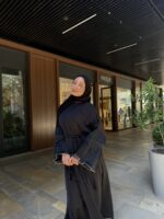 İncili Lara Davet Feracesi Lyocel Krep – Rahat Kalıp ve Şık Tasarım - Görsel 2