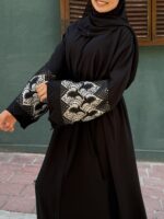 Beyaz Süreyya Güpürlü Ferace İspanyol Kol Özel Tasarım Hem Kuşaklı Hem Fermuarlı - Görsel 2